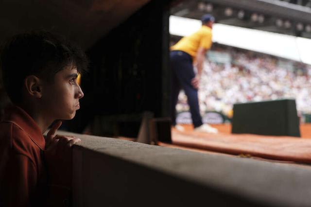 员的缺席 员的缺席