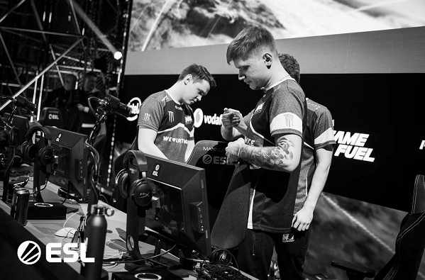 更传递了一 更传递了一